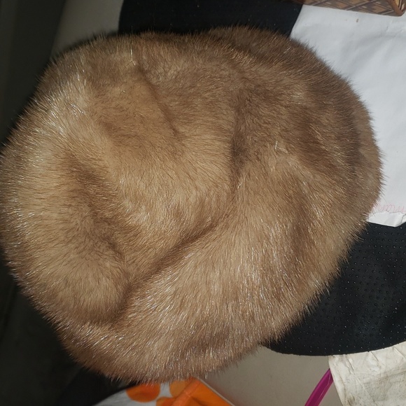 Vintage mink hat - Picture 1 of 3